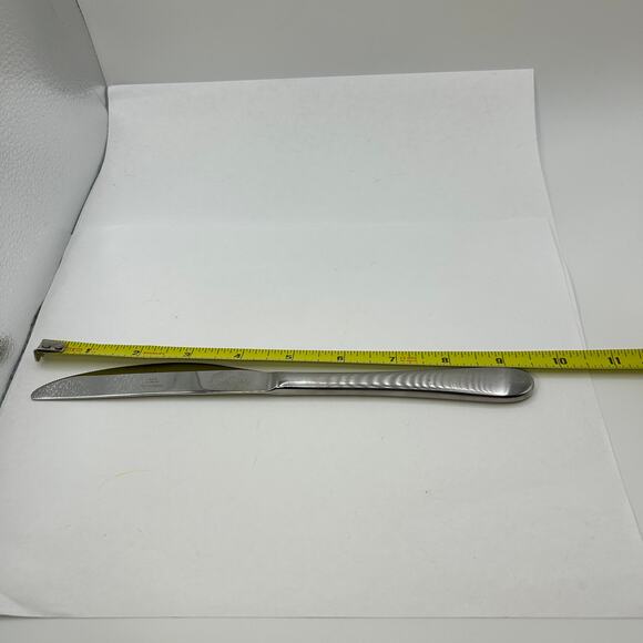 2 Knife Modern Solid Mikasa Brynley Satin (Stainless) 9 1/2" - Picture 5 of 5